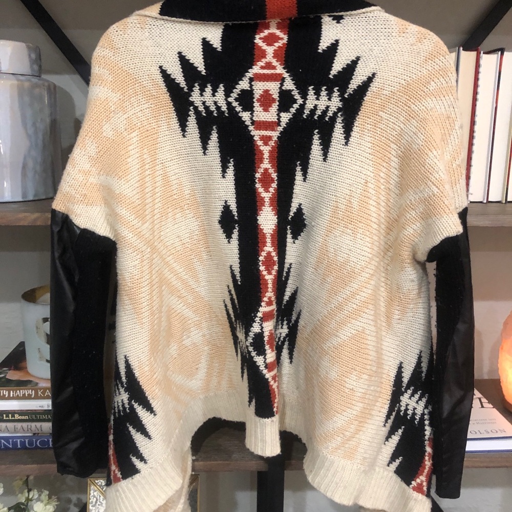 Aztec Sweater - Picture 4 of 4